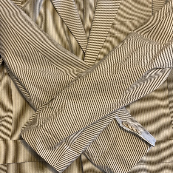 Suit - Picture 3 of 3